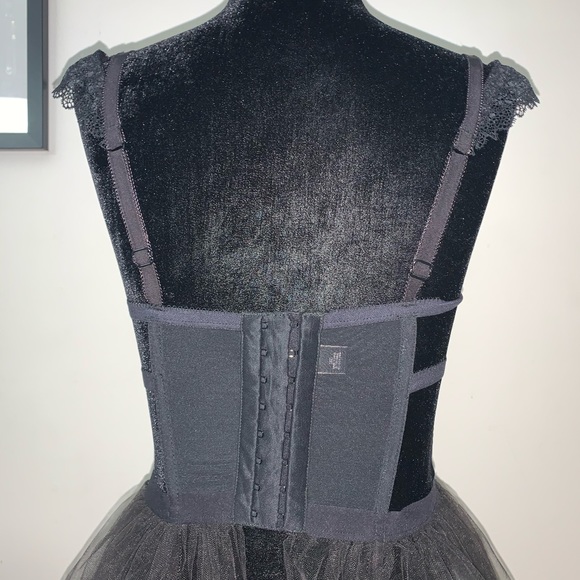 Victoria’s Secret Runway Bustier Lace & Tulle - Picture 6 of 6